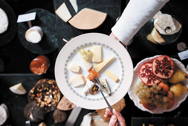 Ein Käseteller mit ausgewählten Käsespezialitäten von Degust